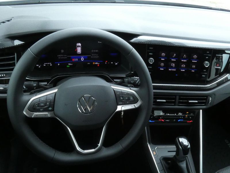 Volkswagen Polo People 1,0 TSI 85 kW 7DSG - fotka 17 z 30