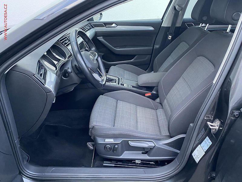 Volkswagen Passat (2020) 2.0 TDi, Business, DSG, LED - fotka 9 z 19