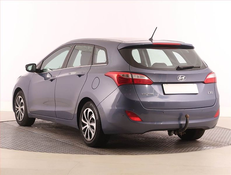 Hyundai i30 (2015) 1.6 MPI, ČR,1.maj, Tempomat - fotka 4 z 18
