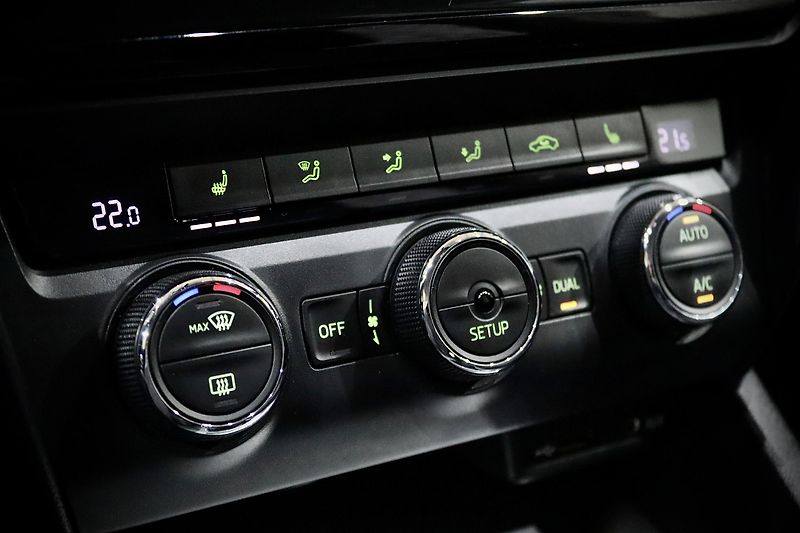 Škoda Octavia 3 Combi 1.4 TSI 103 kW - fotka 26 z 28