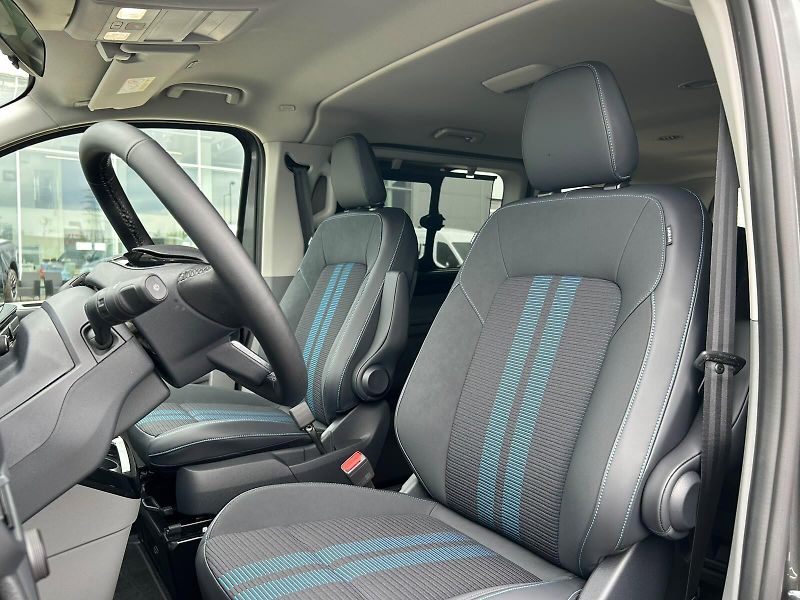 Ford Tourneo Custom (2025) Sport L1, Tourneo, 2.0 EcoBlue - fotka 11 z 19