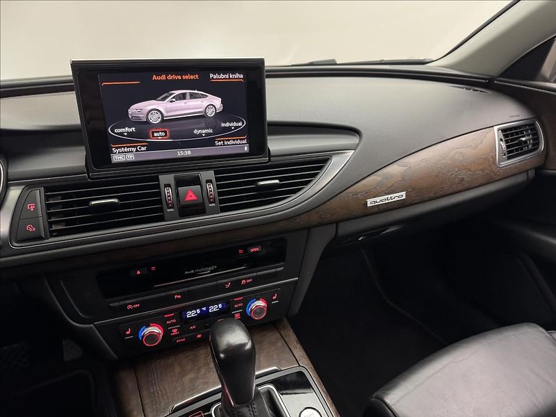Audi A7 3,0 TDi LED ACC KŮŽE NZ.TOP CZ - fotka 15 z 49