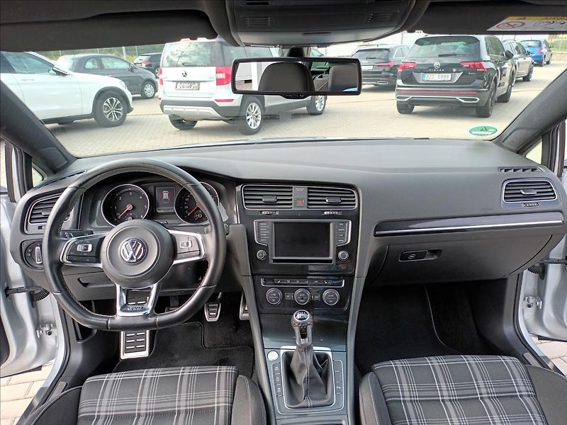 Volkswagen Golf 2,0 TDI,GTD,135KW,NAVI,XENON - fotka 11 z 50