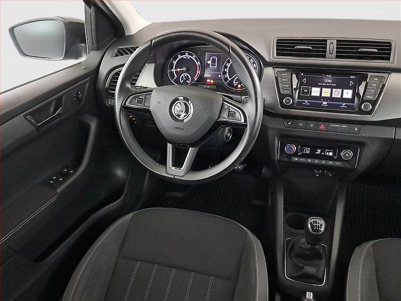 Škoda Fabia (2019) Style 1.0 TSI, Navi, Tempomat - fotka 7 z 19