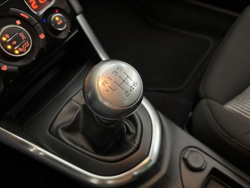 Peugeot 308 1,6 KABRIO DPH NAVI SERVIS  CC - fotka 26 z 39