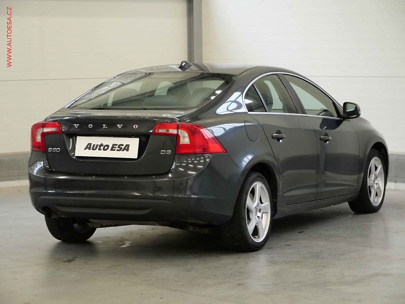 Volvo S60 (2011) 2.0d, servis.kniha, AT - fotka 4 z 21