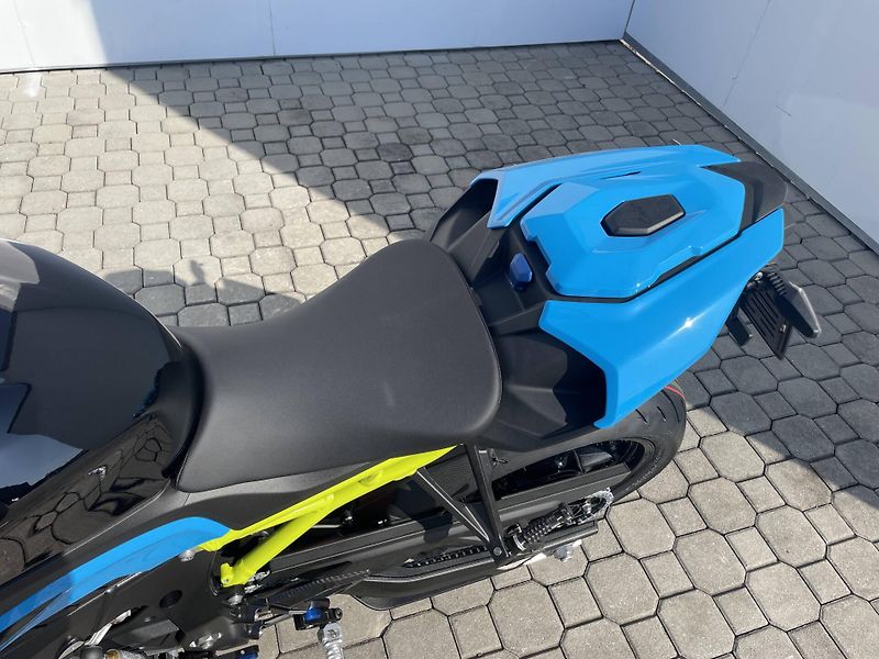 BMW (2026) S 1000 R - fotka 9 z 13