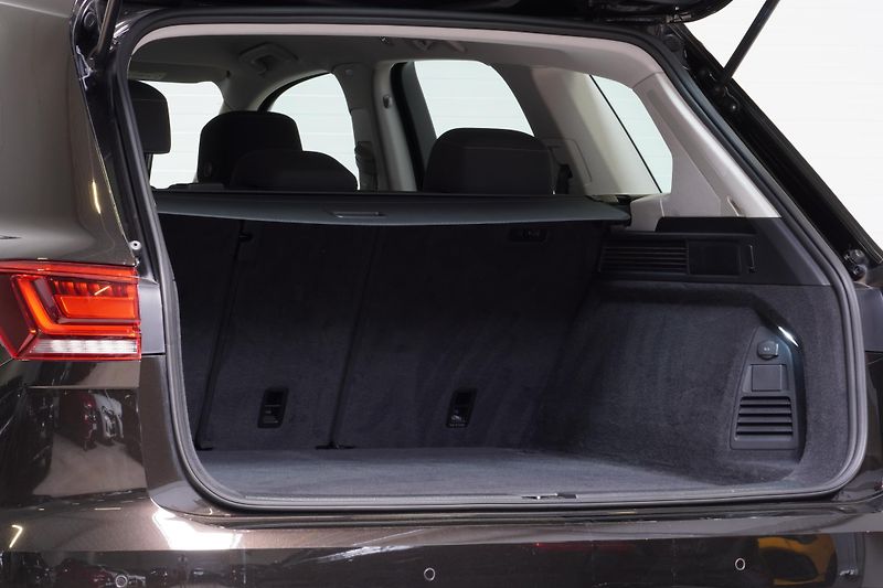 Volkswagen Touareg 3.0TDI,170kW,ČR,DigitalCockpit - fotka 9 z 29