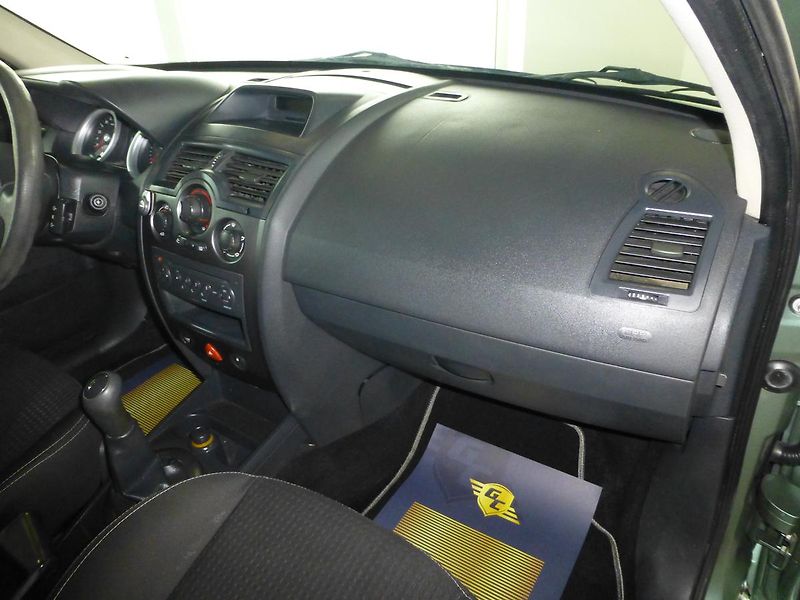 Renault Mégane (2004) 1,6-83KW*KLIMATIZACE** - fotka 13 z 19
