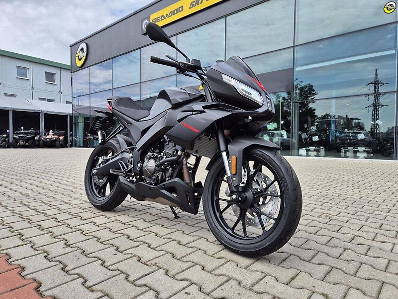 Aprilia Tuono 125 (2026) E5+ - fotka 1 z 19