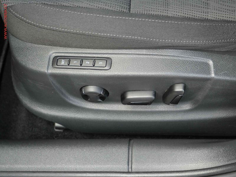 Škoda Octavia (2015) 2.0 TDi, ČR, Navi, bixen - fotka 22 z 24
