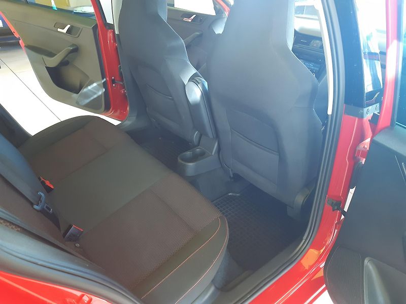 Škoda Rapid 1.2 TSI SPORT ZADÁNO !! - fotka 19 z 22
