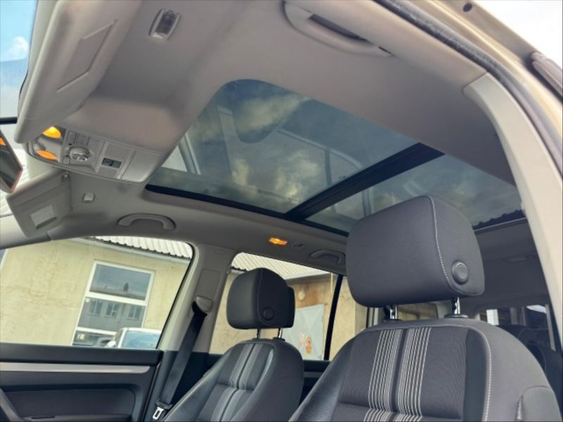Volkswagen Touran 1,4 TSi 110kW CNG DSG - fotka 16 z 18