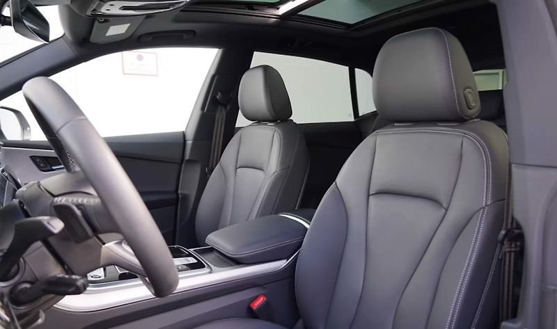 Audi Q8 TDI q 210kW S-Line Pano Matrix - fotka 8 z 20
