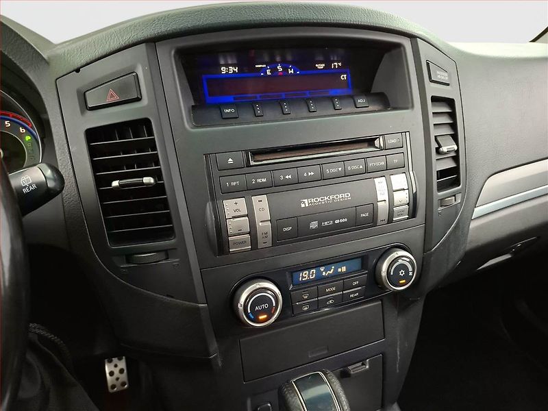Mitsubishi Pajero (2007) 3.2 DI-D, 4X4, Automat - fotka 12 z 18