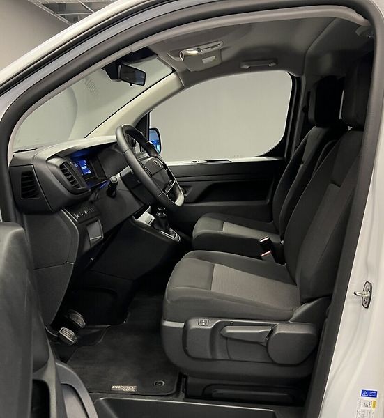 Toyota ProAce Verso 2,0 KOMBI L1 8 MÍST 6MT - fotka 7 z 16