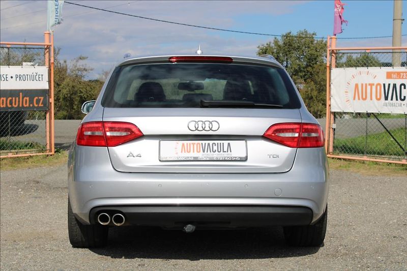 Audi A4 2,0 TDi  AUTOMAT, S-LINE - fotka 7 z 33
