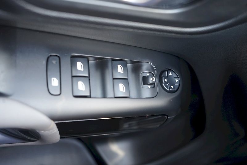 Citroën C5 Aircross (2019) BlueHDI 130 kW EAT8 SHINE - fotka 26 z 28