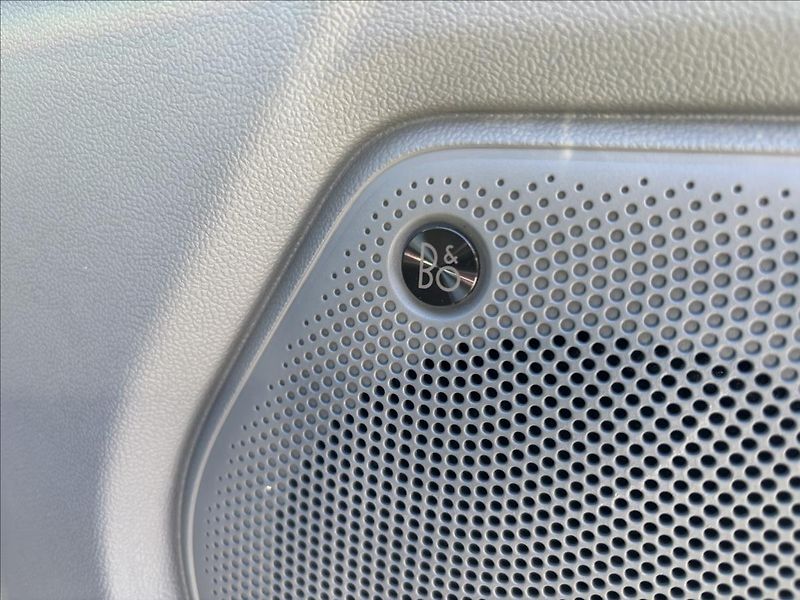 Ford Tourneo Custom 2,0 EcoBlue 125kW TitaniumX L1 - fotka 24 z 44