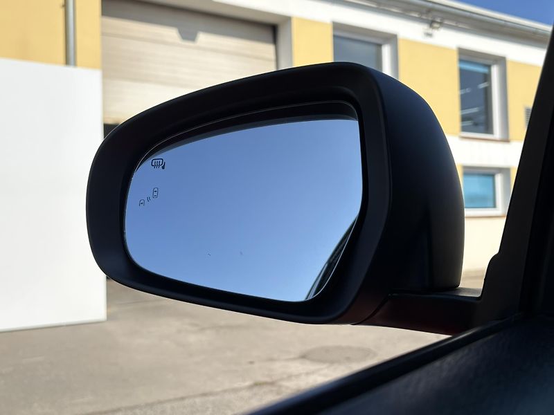 Suzuki Vitara 1.4 BoosterJet 81kW Premium - fotka 15 z 23