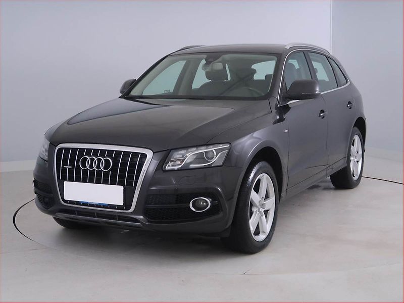 Audi Q5 (2010) S line 3.0 TDI, 4X4, Automat - fotka 2 z 19