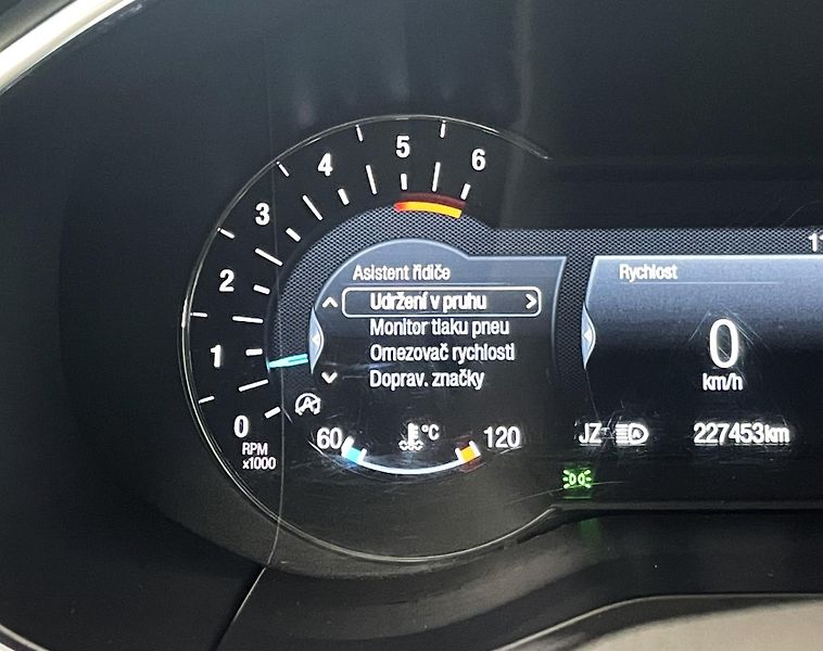 Ford S-MAX Titanium 2,0D 110kW 7 MÍST, ČR - fotka 22 z 28
