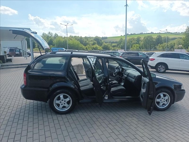 Škoda Octavia 1,6 MPI,75KW,KLIMA,SERVIS,KOLA - fotka 9 z 31