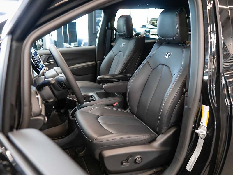 Chrysler Pacifica (2026) 3.6 Select AWD, 360 Cam 2x LCD - fotka 13 z 35