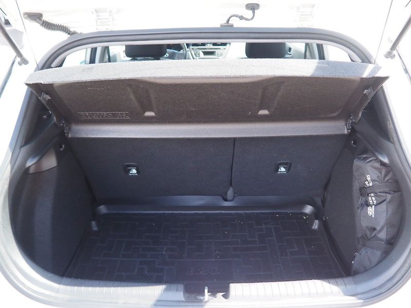 Hyundai i20 (2017) 1.2i Family+ - fotka 13 z 36