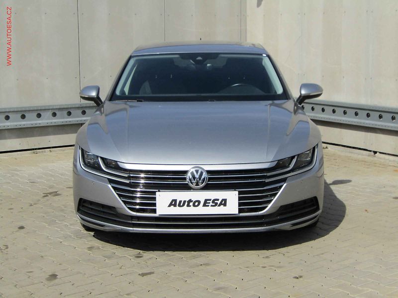 Volkswagen Arteon (2019) 2.0 TDi, DSG, navi, park - fotka 2 z 18