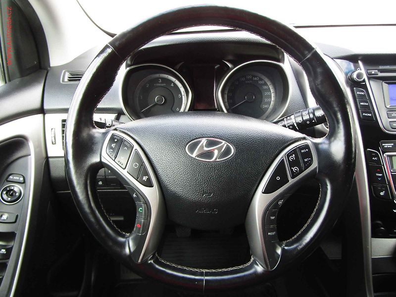 Hyundai i30 (2013) 1.6 CRDi, ČR, AC, tempo - fotka 18 z 21