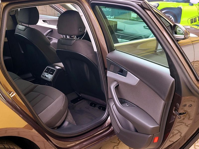 Audi A4 TDi S-tron 140kW Quattro,CZ    - fotka 22 z 53