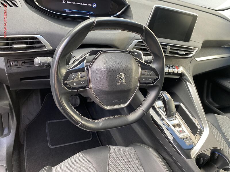 Peugeot 3008 (2018) 1.2 PT, Allure, AT - fotka 12 z 16
