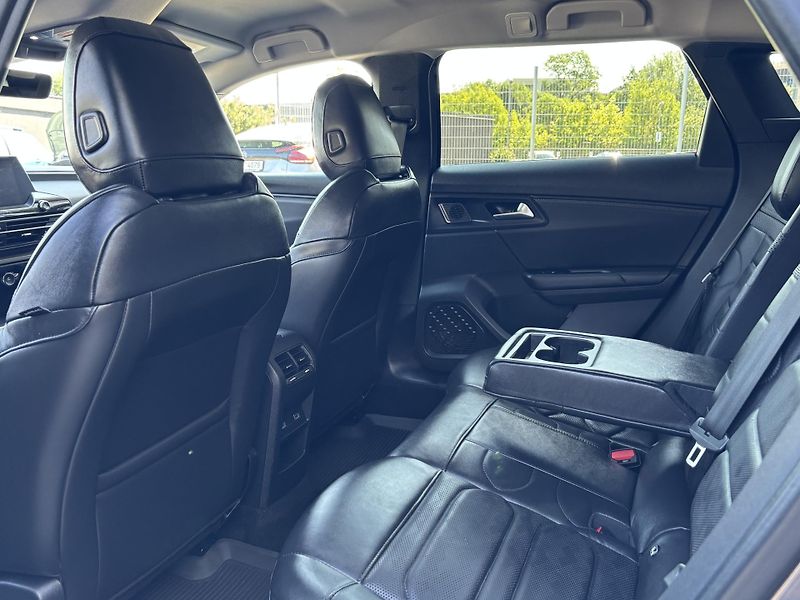 Citroën C5 X 1.6 SHINE - fotka 7 z 11