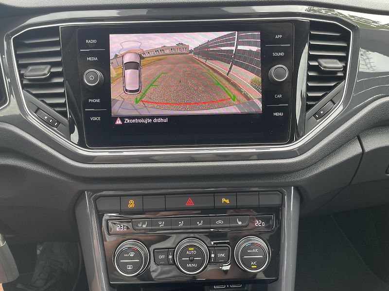 Volkswagen T-Roc (2019) 2.0 TDI 110 kW DSG SPORT - fotka 21 z 34