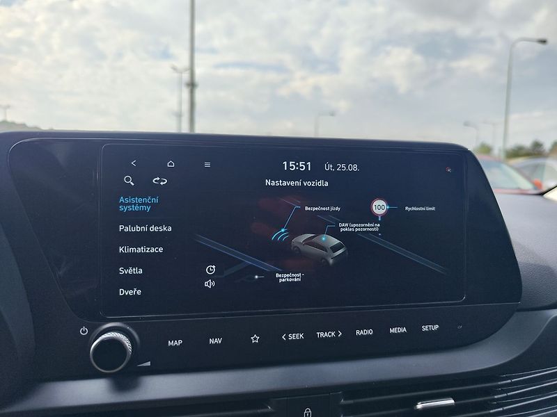 Hyundai i20 1.2i/58kW Wave - fotka 14 z 29