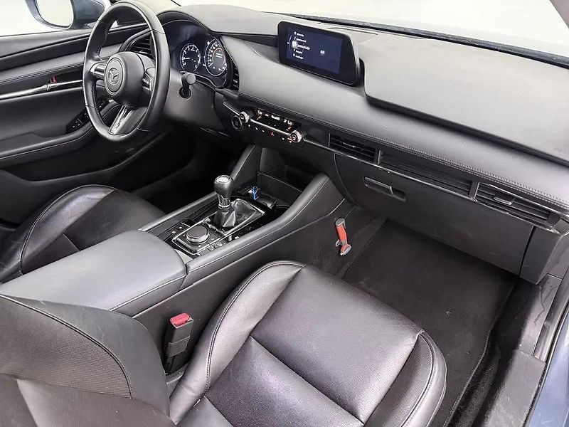Mazda 3  e-SkyActiv-X 137kW LUXURY - fotka 4 z 7