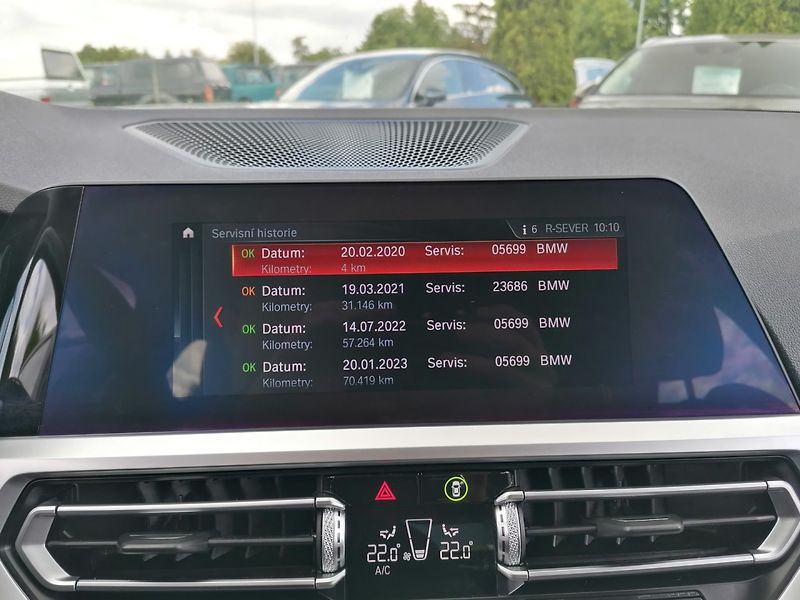 BMW Řada 3 (2020) 2.0 318D  A/T,Kůže,Ambient. - fotka 17 z 31
