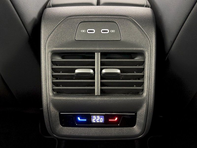 Volkswagen Passat (2025) R-Line 2.0 TDI 142kW 4Motion D - fotka 36 z 40