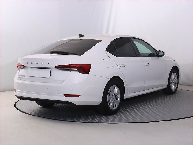Škoda Octavia (2022) Ambition 2.0 TDI, Tempomat - fotka 5 z 20