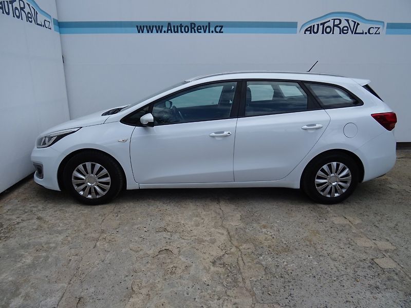 Kia Ceed (2017) 1.6GDi,99kW,1majČR,s.kni,klima - fotka 6 z 23