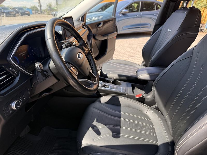 Ford Kuga (2022) 2.5 HEV,4x4,REZERVOVÁNO - fotka 27 z 51