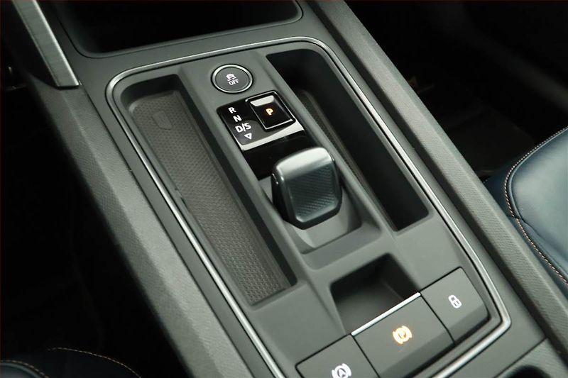 Cupra Formentor (2024) 1.4 e-Hybrid VZ - fotka 13 z 21