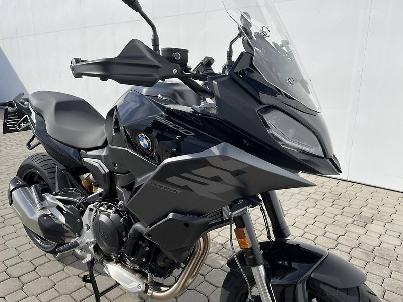 BMW F 900 XR - fotka 4 z 12