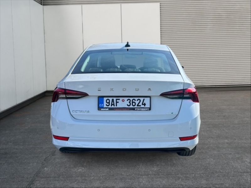 Škoda Octavia 1,5 TSI 110 Ambition - fotka 5 z 11
