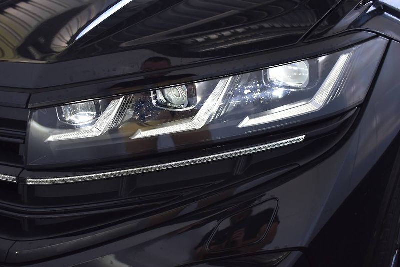 Volkswagen Touareg (2026) R-Line 3.0TDI 210kW Final Edit - fotka 33 z 34