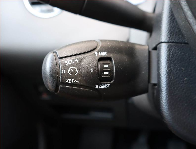 Peugeot 308 (2010) 1.6 VTi, Serv.kniha - fotka 14 z 17