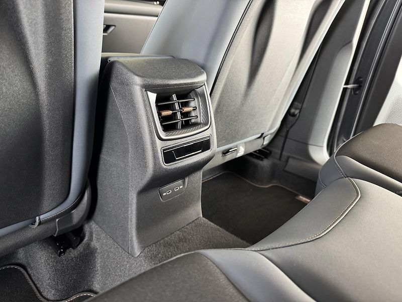 Cupra Terramar 2,0TSI VZ 265*4x4*DPH*5Let*Zár - fotka 32 z 37