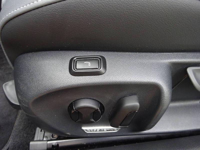 Volkswagen Passat (2024) 2,0 TDi/ 110kW DSG  Business - fotka 24 z 29