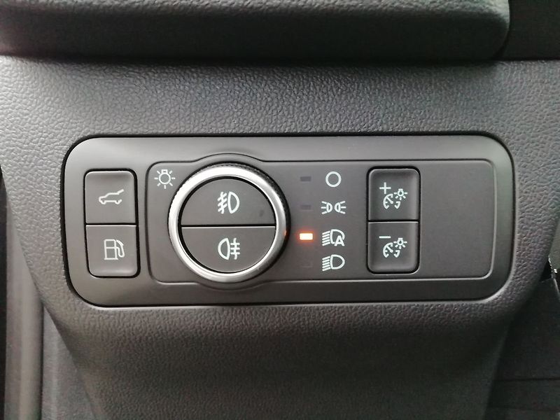 Ford Kuga ST-Line X 2.5 Duratec Hybrid P - fotka 17 z 20